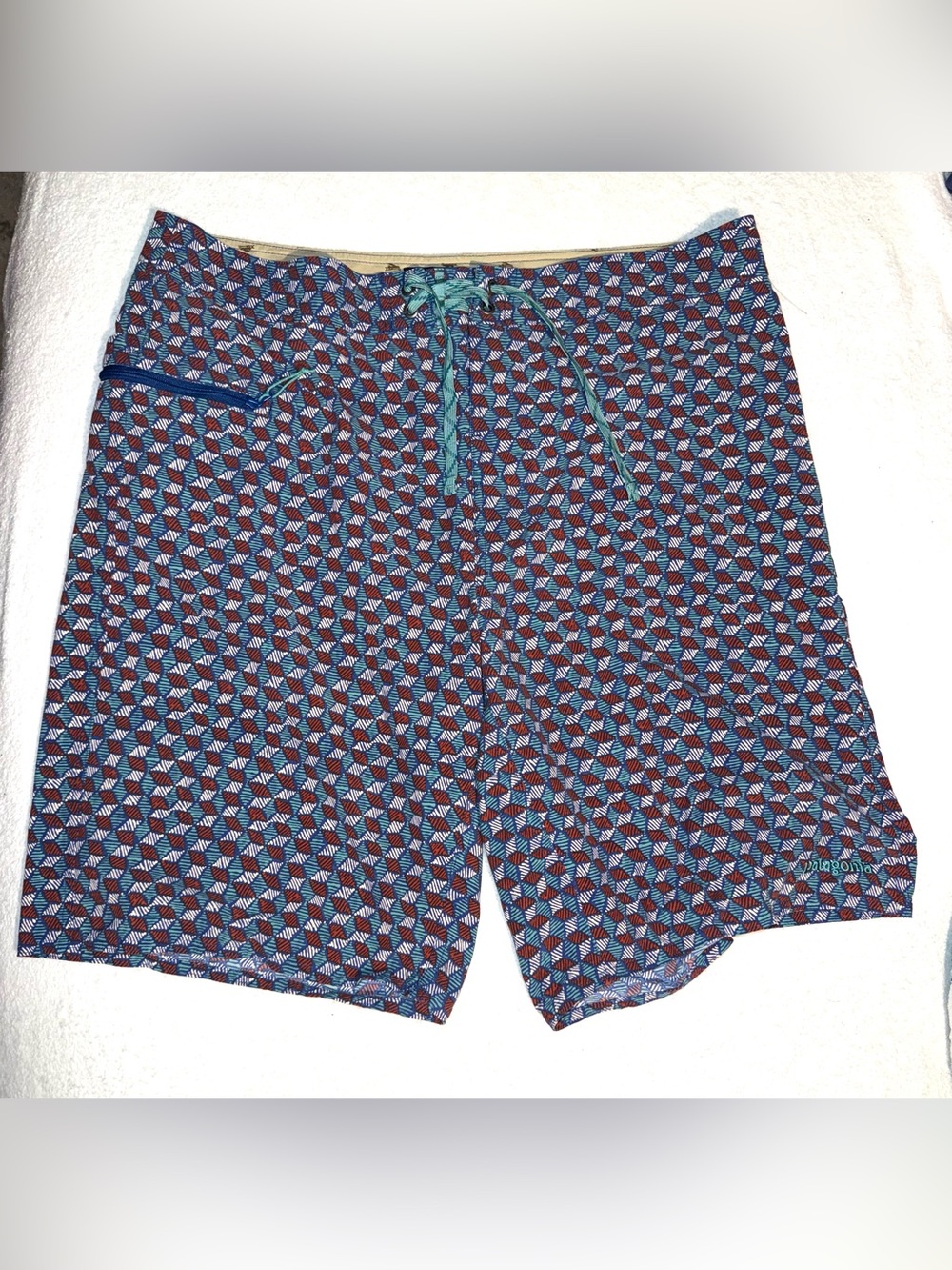 Patagonia Men's Stretch Wavefarer Boardshorts, size 38, EUC